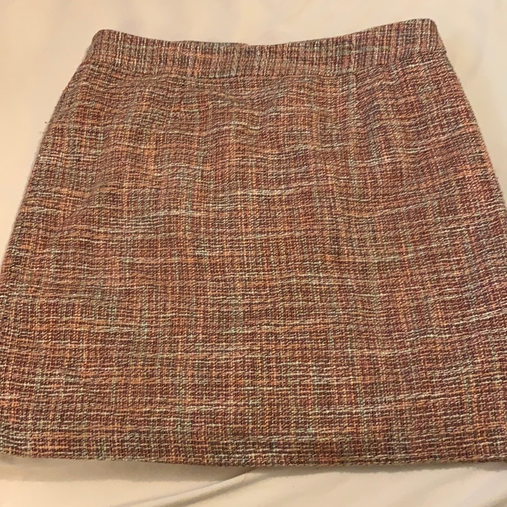 Tribeca studio tweed like skirt. 18” wide 21”long